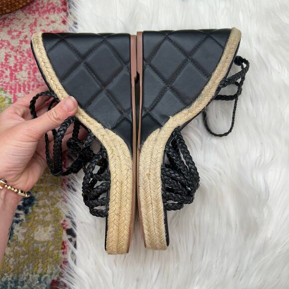 Marc Fisher Black Quilted Faux Leather Ankle Strap Platform Wedge Sandal 8.5 - Picture 4 of 7